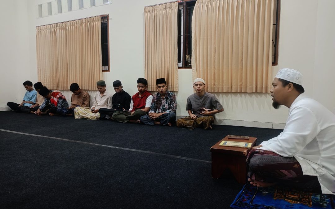 Upgrade Kualitas Spiritual Thalabah, Putm Ummat Rutinkan Program Tahajjud dan Kajian Kitab Kuning